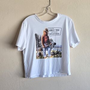 Smokey The Bear Short Sleeve Crop T-Shirt White Size Xl Juniors Sizing